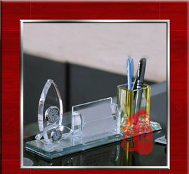 品質(zhì)水晶辦公工藝品采購指南 握手?jǐn)[件、筆筒與名片夾廠家供應(yīng)詳解